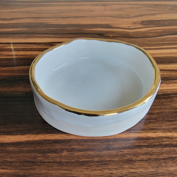 Object Enthusiast Salt Cellar White + Gold - Picture 3 of 9